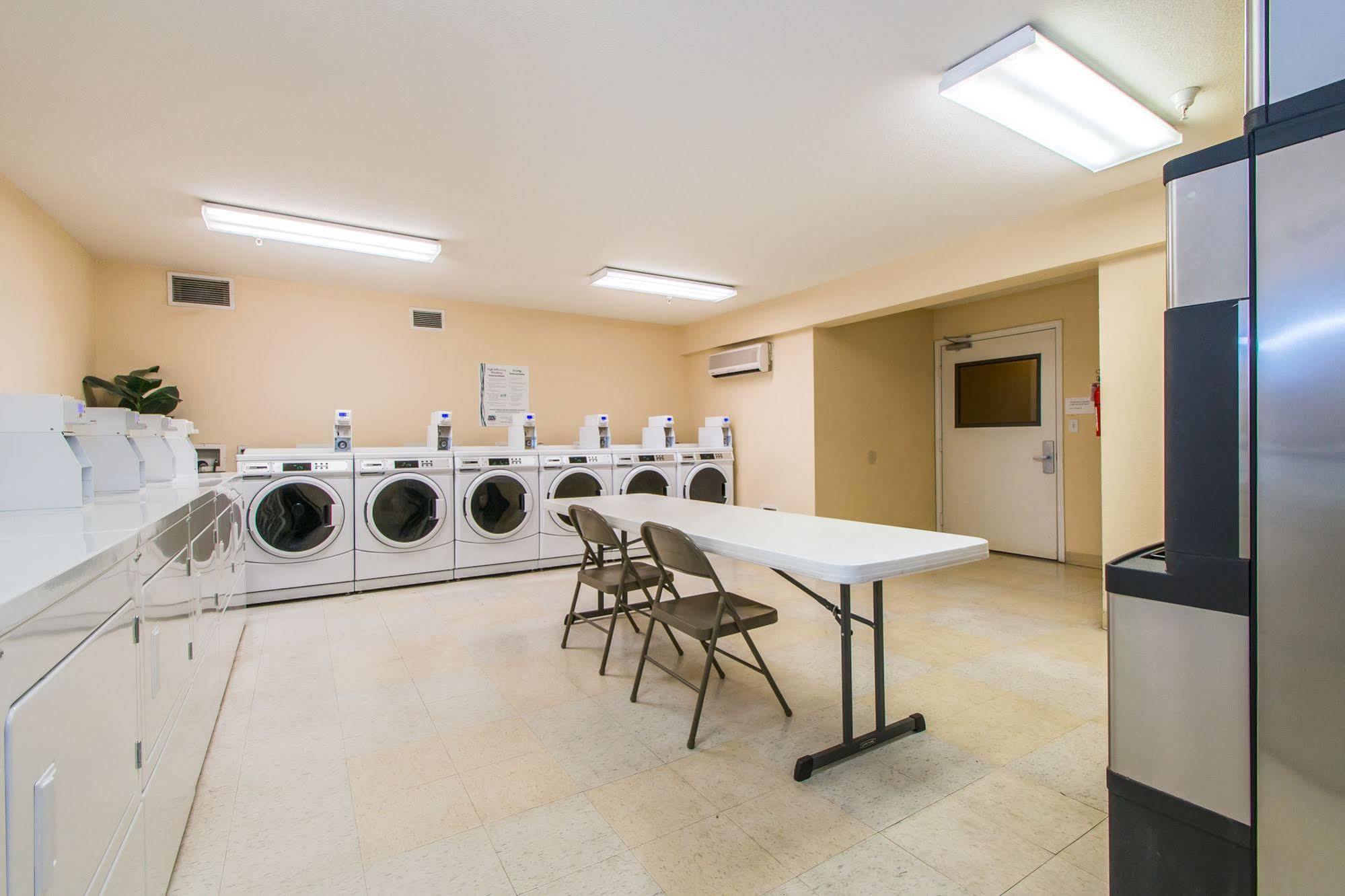 Intown Suites Extended Stay Greensboro Nc - Airport Kültér fotó