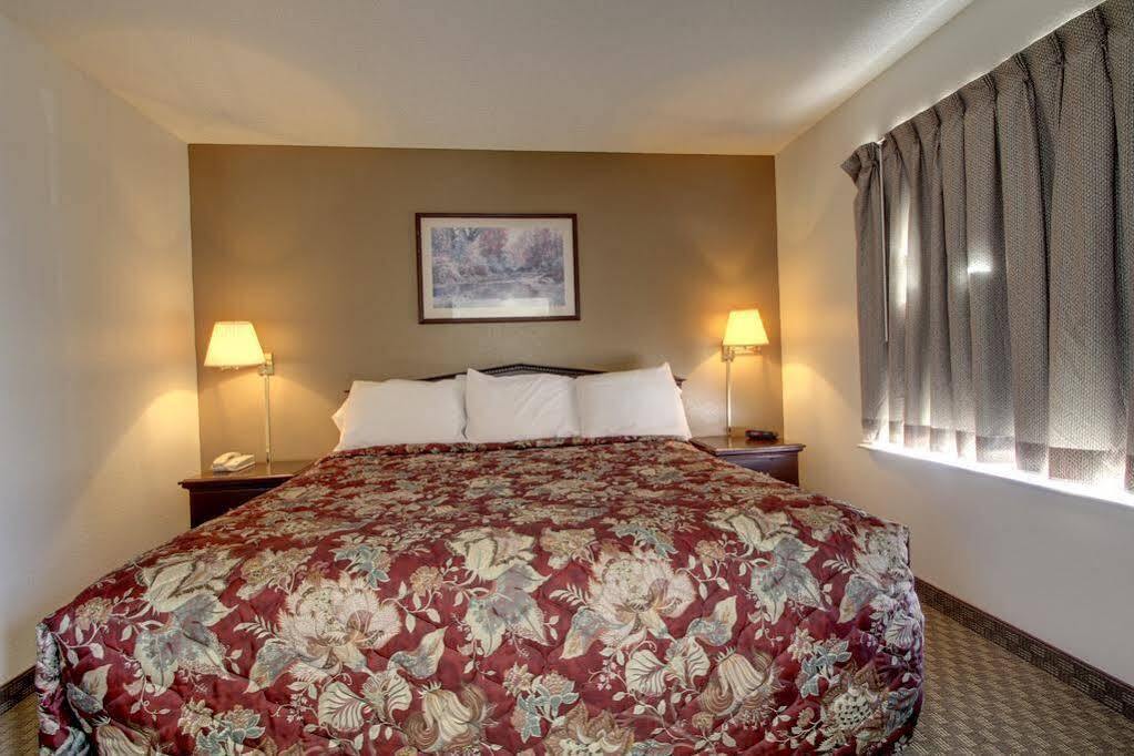 Intown Suites Extended Stay Greensboro Nc - Airport Kültér fotó